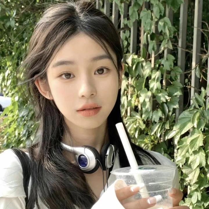 骆驼女孩的沙漠之旅